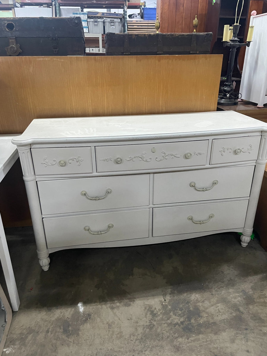 Stanley young deals america dresser