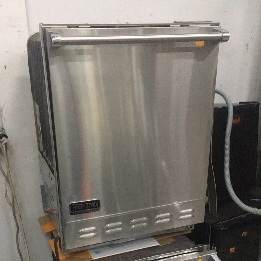 Viking Dishwasher (missing kick plate) Big Reuse