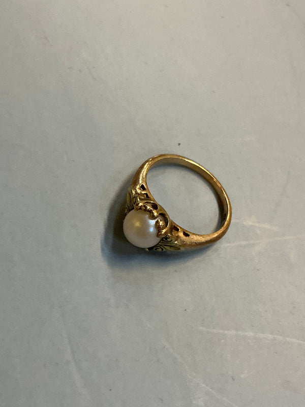 Vintage pearl 10k gold ring