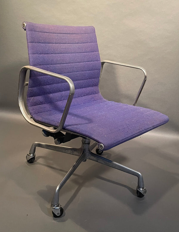 1970s Vintage Eames Aluminum Group Purple Desk Chair by Herman Miller