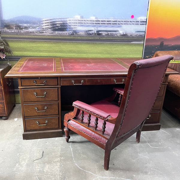 Set of Presidential Desk and Chair