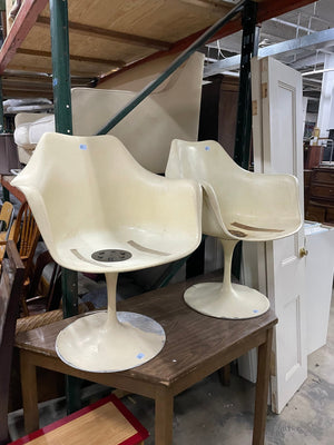 Mid-Century Knoll Style Saarinen Fiber Glass Tulip Chair - Big Reuse
