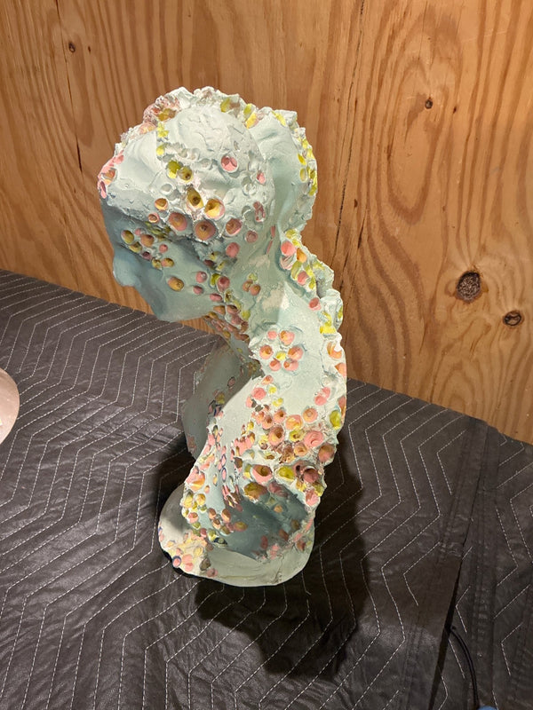 Modern ceramic sculpture - Big Reuse