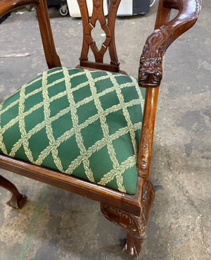 Ornate dining room chair - Big Reuse