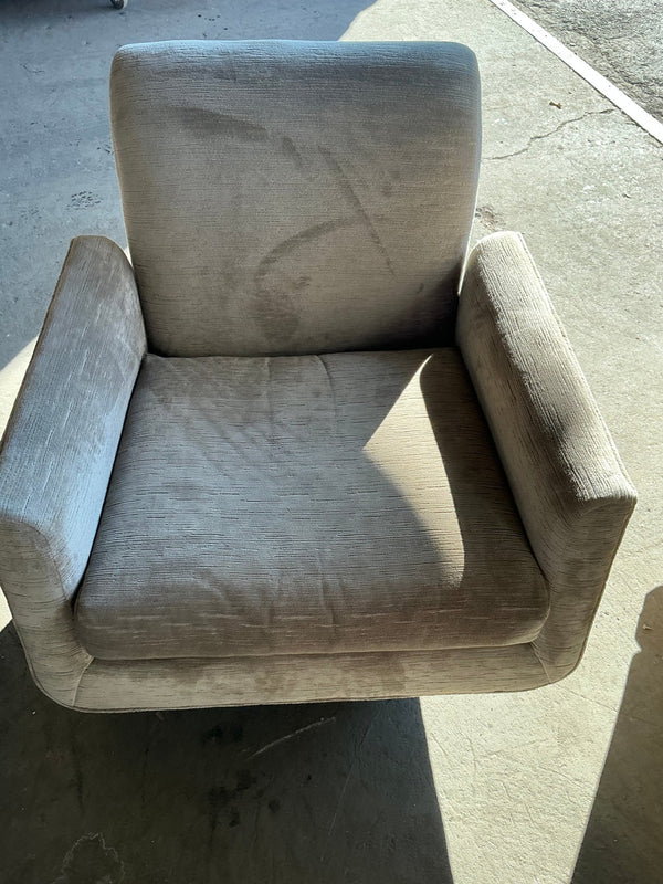 Pair of Mitchell Gold + Bob Williams swivel arm chair - Big Reuse