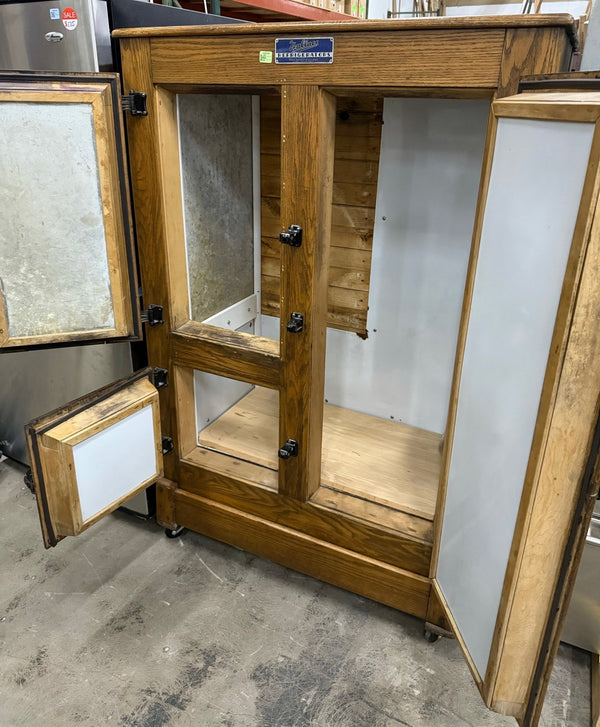 Storage Pantry in style of Antique Fridge - Big Reuse