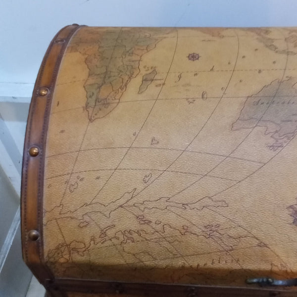 World Map Wine Bottle Cabinet - Big Reuse