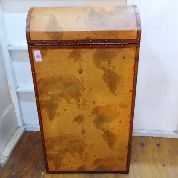 World Map Wine Bottle Cabinet - Big Reuse