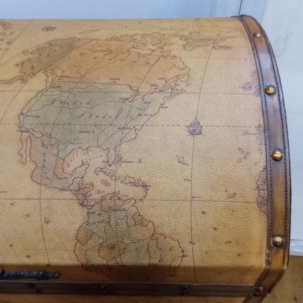 World Map Wine Bottle Cabinet - Big Reuse