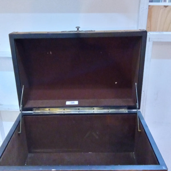World Map Wine Bottle Cabinet - Big Reuse