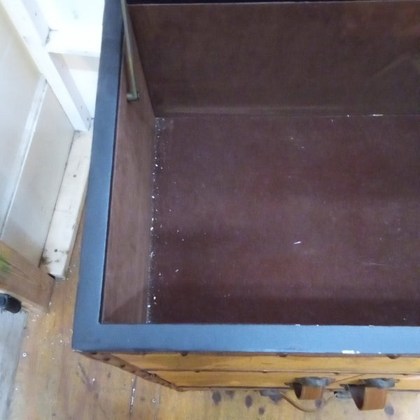 World Map Wine Bottle Cabinet - Big Reuse