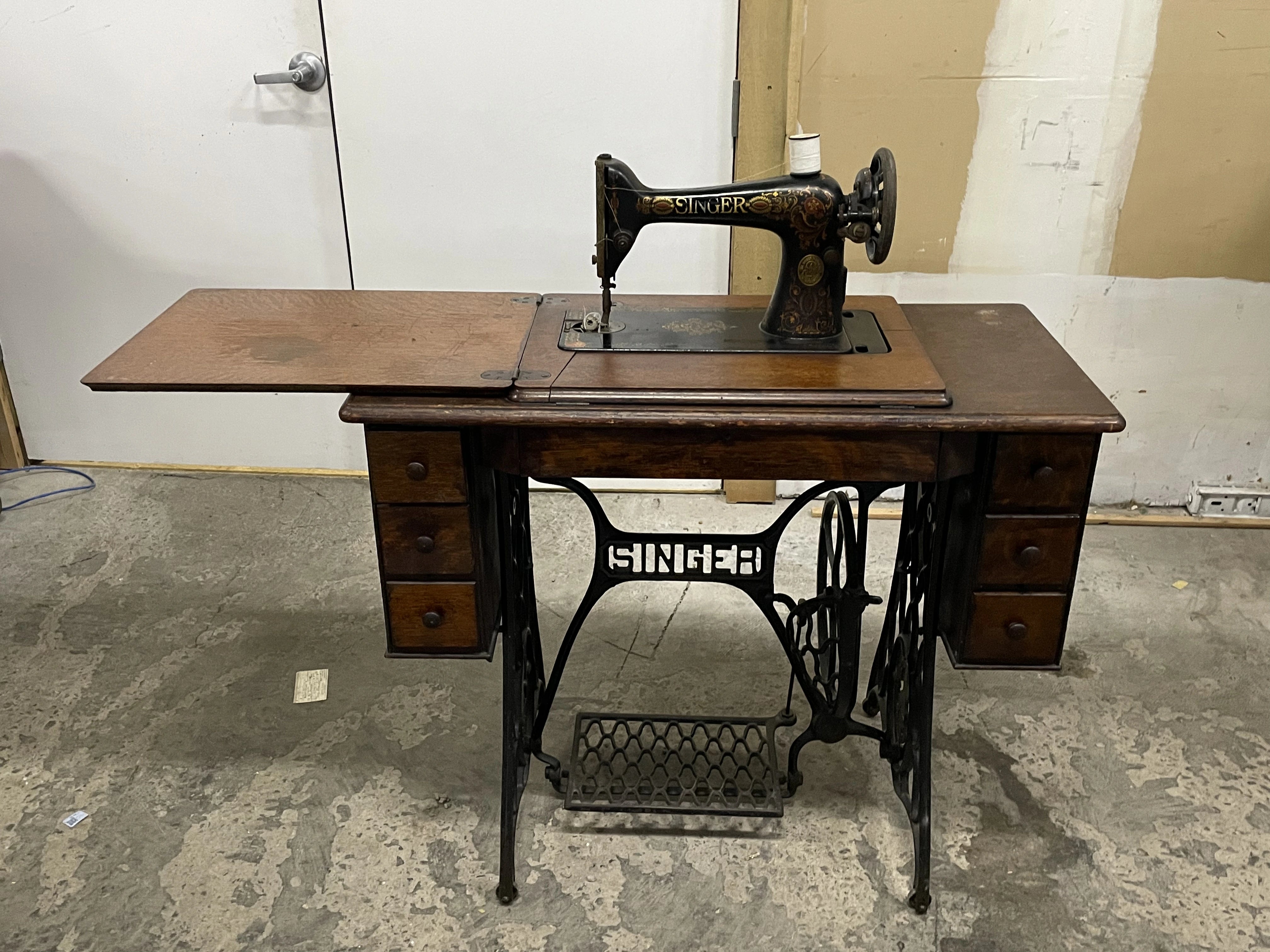 Antique Singer Sewing Machine with Cabinet – Big Reuse