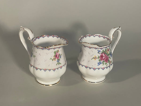 ROYAL ALBERT Bone China England PETIT POINT 13 Piece Set